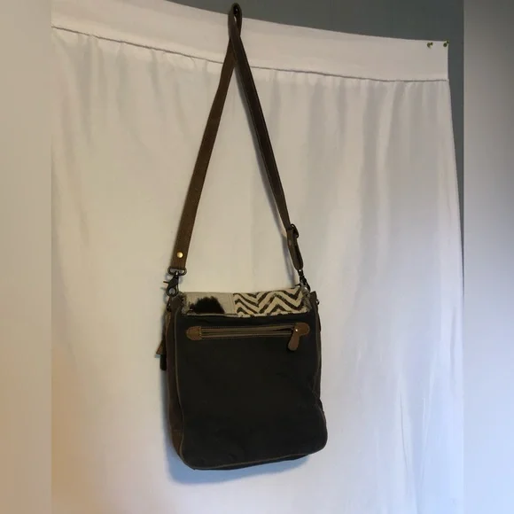 Myra Crossbody purse - Picture 4 of 5